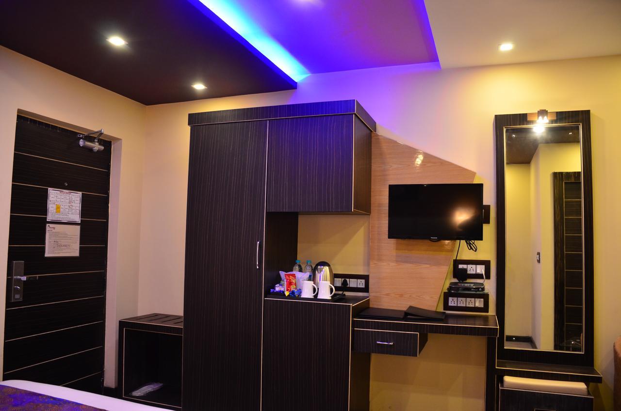 Dolphin Chocolate Inn Chandannagar Exterior photo